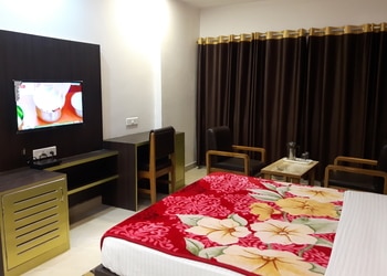 Grand-geet-hotels-3-star-hotels-Kanpur-Uttar-pradesh-3