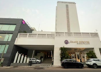 Grand-mercure-surya-palace-5-star-hotels-Vadodara-Gujarat-1