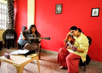 Guitar-grund-Guitar-classes-Thane-Maharashtra-3