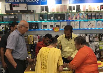 H-k-mobiles-realty-Mobile-stores-Bandra-mumbai-Maharashtra-2