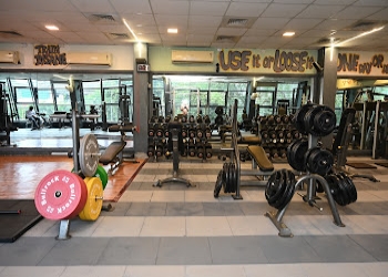H2o-fitness-club-Gym-Swargate-pune-Maharashtra-1