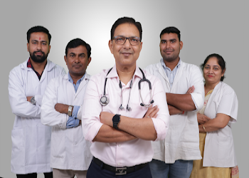 Healing-touch-mediclinic-dr-pratul-priyadarshi-Diabetologist-doctors-Sector-21c-faridabad-Haryana-2