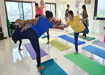 Heenas-yoga-wellness-studio-Yoga-classes-Usmanpura-ahmedabad-Gujarat-2