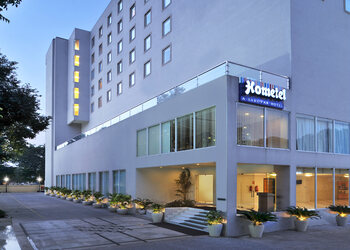 Hometel-3-star-hotels-Chandigarh-Chandigarh-1