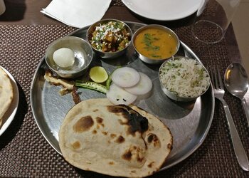 Honeydew-restaurant-Family-restaurants-Ajmer-Rajasthan-3