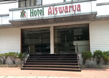 Hotel-aiswarya-3-star-hotels-Kochi-Kerala-1