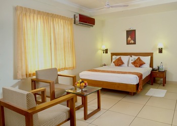 Hotel-aiswarya-3-star-hotels-Kochi-Kerala-2