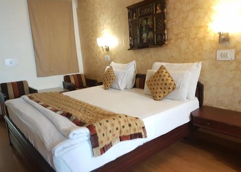 Hotel-aroma-3-star-hotels-Chandigarh-Chandigarh-2