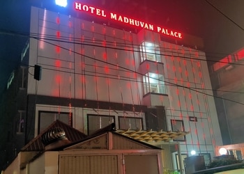 Hotel-madhuvan-palace-4-star-hotels-Varanasi-Uttar-pradesh-1