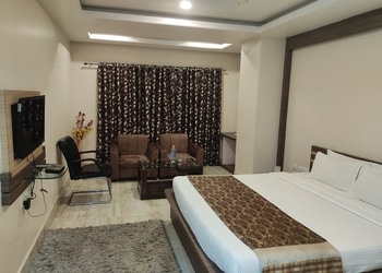 Hotel-madhuvan-palace-4-star-hotels-Varanasi-Uttar-pradesh-2