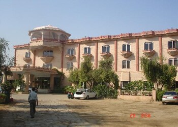 Hotel-mansingh-palace-3-star-hotels-Ajmer-Rajasthan-1