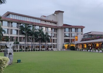 Hotel-mountview-5-star-hotels-Chandigarh-Chandigarh-1