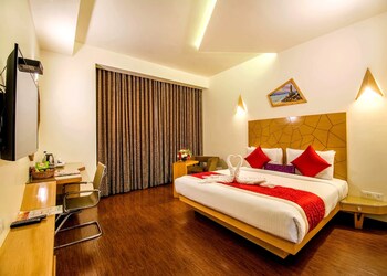 Hotel-rockdale-clarks-inn-suites-3-star-hotels-Vizag-Andhra-pradesh-2