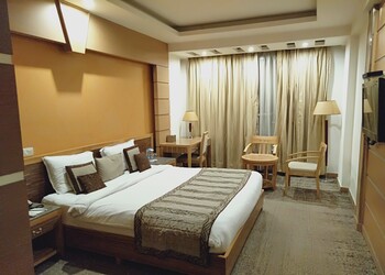 Hotel-saffron-kiran-3-star-hotels-Faridabad-Haryana-2