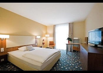 Hotel-saluja-3-star-hotels-Siliguri-West-bengal-2