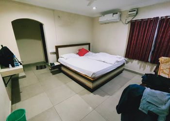 Hotel-sharanya-Budget-hotels-Warangal-Telangana-2