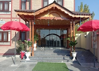 Hotel-shefaf-3-star-hotels-Srinagar-Jammu-and-kashmir-2