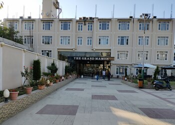 Hotel-the-grand-mamta-4-star-hotels-Srinagar-Jammu-and-kashmir-1