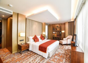 Hyatt-regency-5-star-hotels-Ahmedabad-Gujarat-2