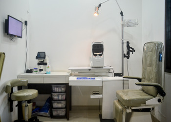 I-sight-eyecare-surgery-Eye-hospitals-Dadar-mumbai-Maharashtra-3