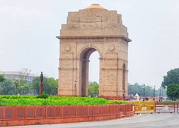 India-gate-Tourist-attractions-New-delhi-Delhi-1