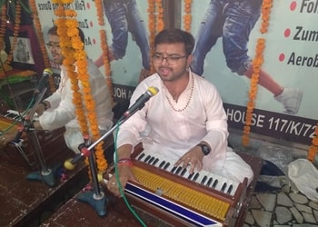 Indian-idol-academy-Music-schools-Kanpur-Uttar-pradesh-3