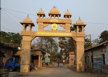 Iskcon-sri-sri-ekachakra-chandrodaya-mandir-Temples-Birbhum-West-bengal-1