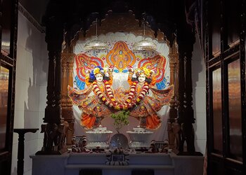 Iskcon-temple-Temples-Vadodara-Gujarat-2
