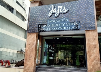 Jajis-innovation-Beauty-parlour-Thampanoor-thiruvananthapuram-Kerala-1