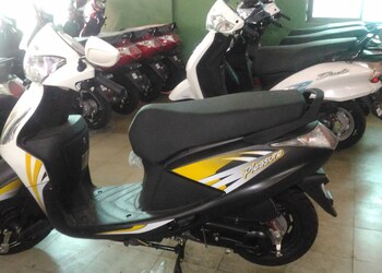 Jayaram-automobiles-Motorcycle-dealers-Kakinada-Andhra-pradesh-3