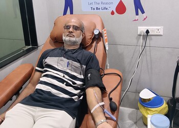 Jeevandeep-blood-center-24-hour-blood-banks-Rajkot-Gujarat-3