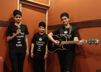 Jeona-music-school-Guitar-classes-Mohali-Punjab-3