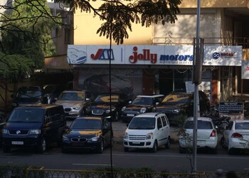 Jolly-motors-Used-car-dealers-Ahmedabad-Gujarat-2