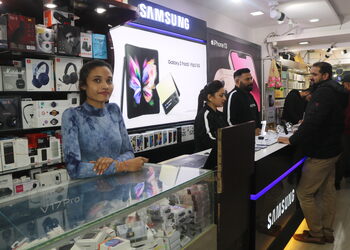 Juneja-telecom-Mobile-stores-Jalandhar-Punjab-2