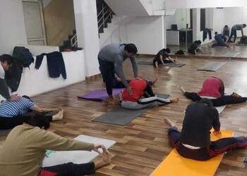 Karan-yoga-fitness-studio-Yoga-classes-Sector-40-gurugram-Haryana-2