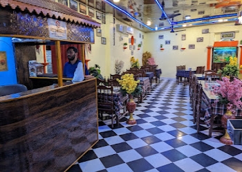 Kareema-restaurant-Family-restaurants-Srinagar-Jammu-and-kashmir-2