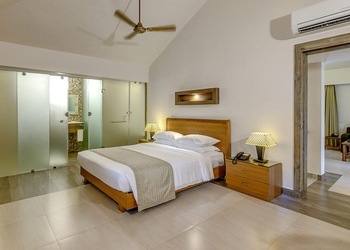Karma-royal-palms-3-star-hotels-Goa-Goa-2