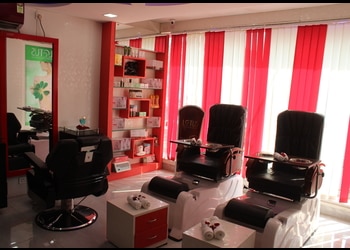 Khusi-professional-beauty-studio-Beauty-parlour-Basanti-colony-rourkela-Odisha-3