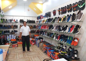 Kings-shoes-Shoe-store-Solapur-Maharashtra-2