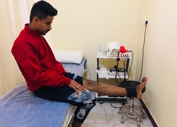 Kr-physiotherapy-rehabilitation-clinic-Physiotherapists-Noida-city-center-noida-Uttar-pradesh-2