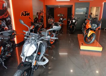 Ktm-husqvarna-chembur-Motorcycle-dealers-Chembur-mumbai-Maharashtra-2