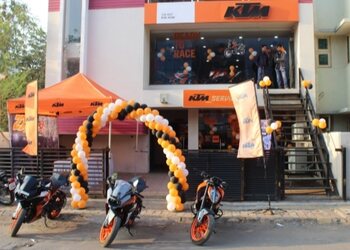 Ktm-husqvarna-Motorcycle-dealers-Mavdi-rajkot-Gujarat-1
