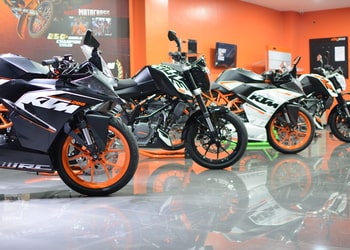 Ktm-six-mile-Motorcycle-dealers-Khanapara-guwahati-Assam-2