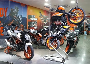 Ktm-six-mile-Motorcycle-dealers-Khanapara-guwahati-Assam-3