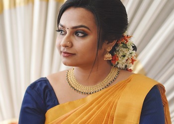 La-broiche-Bridal-makeup-artist-Mavoor-Kerala-3