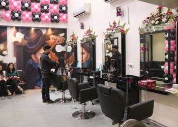 Lakm-salon-for-him-and-her-Beauty-parlour-Hingna-nagpur-Maharashtra-2