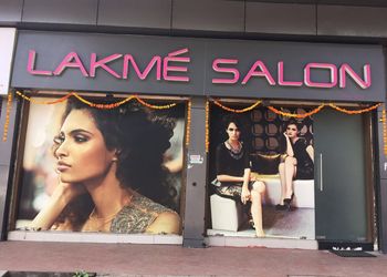 Lakm-salon-for-him-and-her-Beauty-parlour-Lakadganj-nagpur-Maharashtra-1
