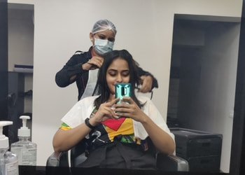 Lakme-salon-Beauty-parlour-Ambawadi-ahmedabad-Gujarat-3