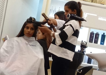 Lakme-salon-Beauty-parlour-Jalandhar-Punjab-3