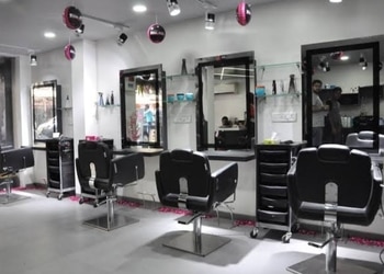 Lakme-salon-Beauty-parlour-Majestic-bangalore-Karnataka-2